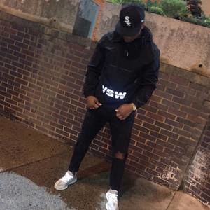 Meet your Posher, Zay